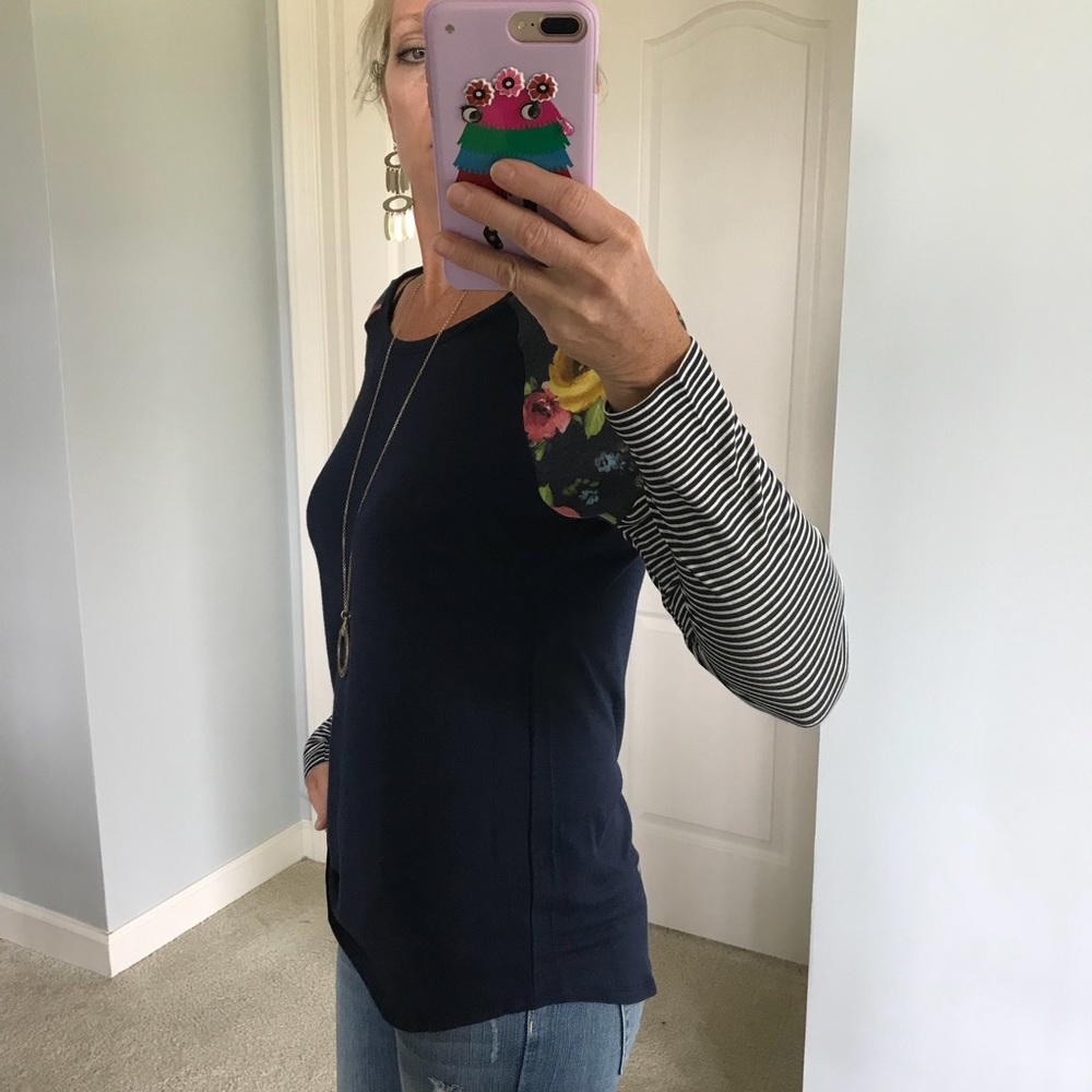 ♥️1 SM♥️Mixed Pattern Long Sleeve Top - Picture 5 of 7